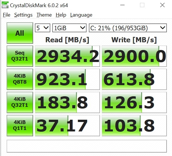 Adata SX8200 - CrystalDiskMark.jpg